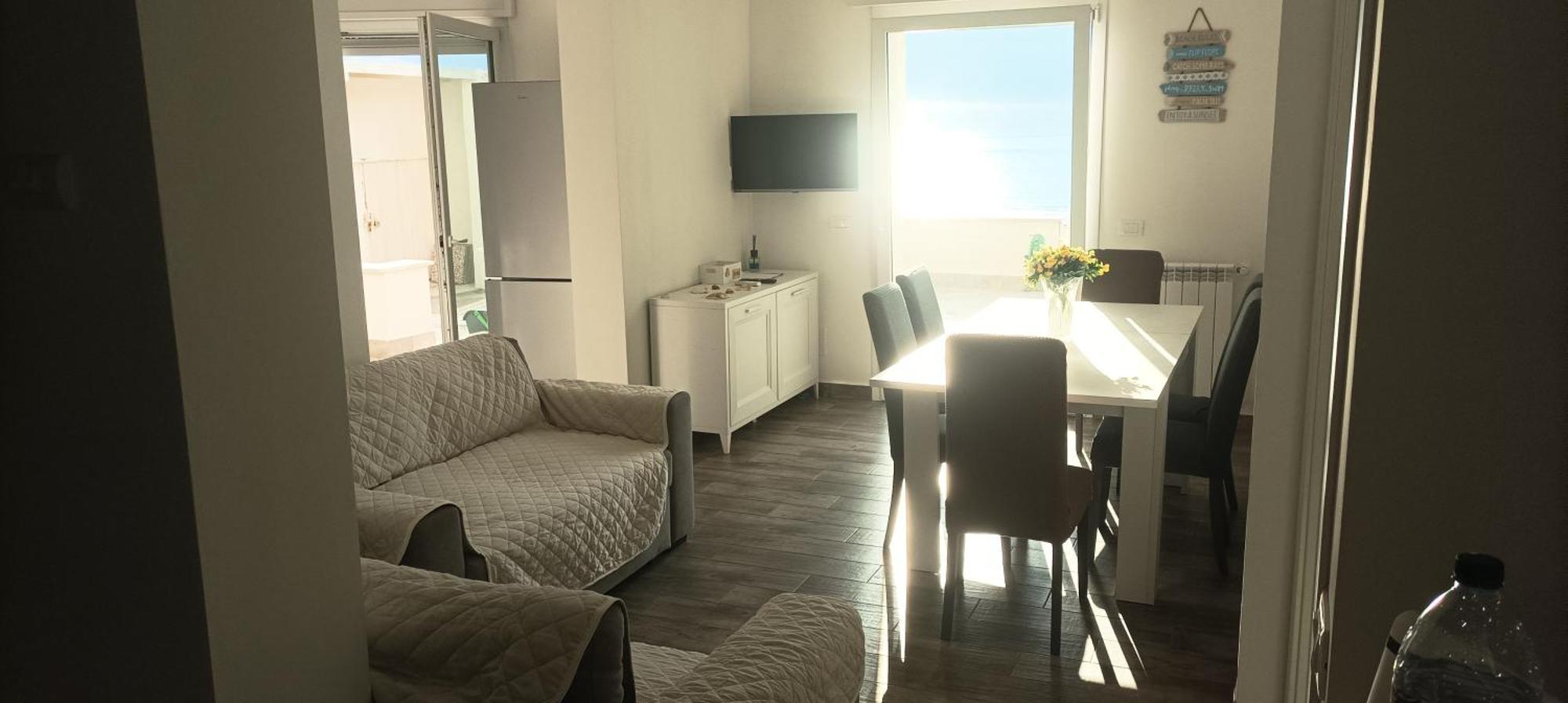 The Suite On The Beach Torvaianica Bagian luar foto